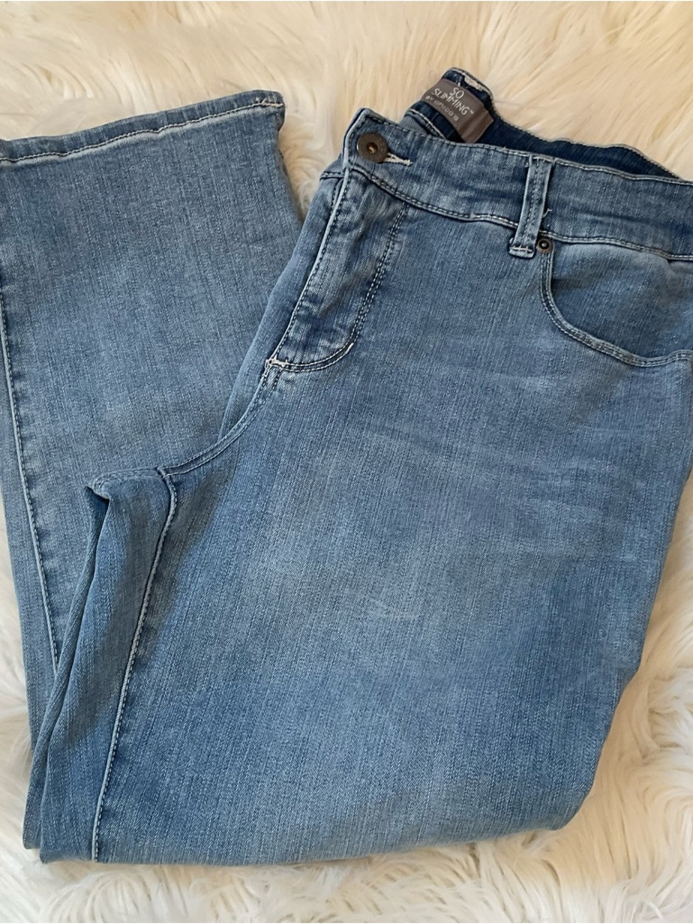 Chico’s So Slimming Capri Jeans - Chico’s Size 1.5 / 10 - Picture 2 of 7